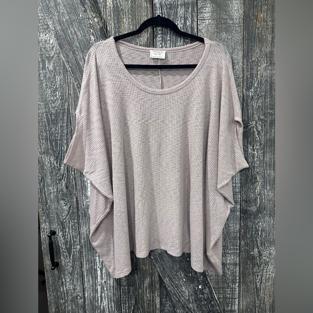 Fantastic Fawn Women's Loose Fit Blouse - Light Gray Pink